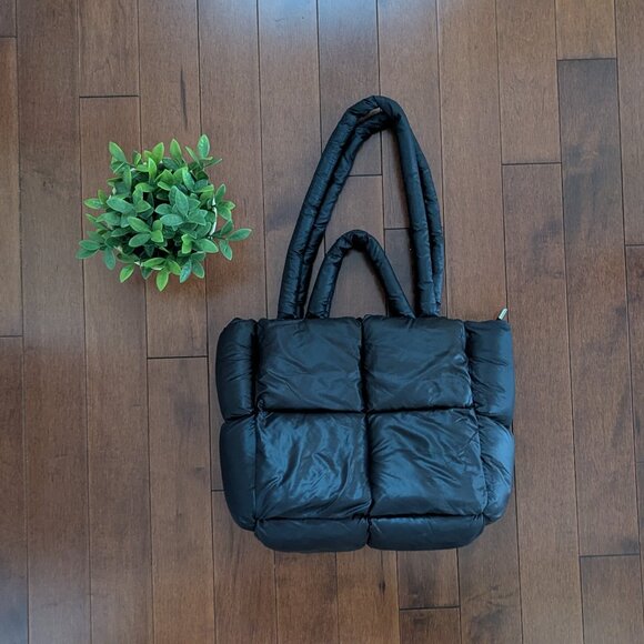 BLACK Y2K STYLE PUFFER TOTE BAG - Picture 1 of 3